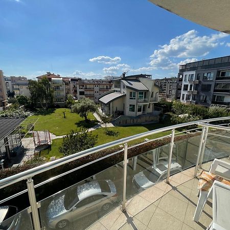 Day Dream Apartment Burgas Bagian luar foto