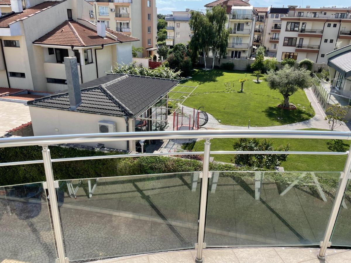 Day Dream Apartment Burgas Bagian luar foto