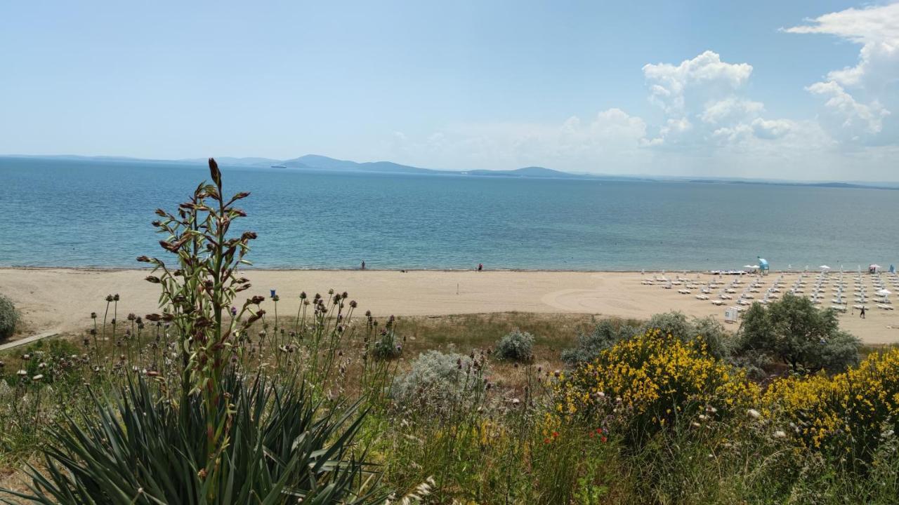 Day Dream Apartment Burgas Bagian luar foto