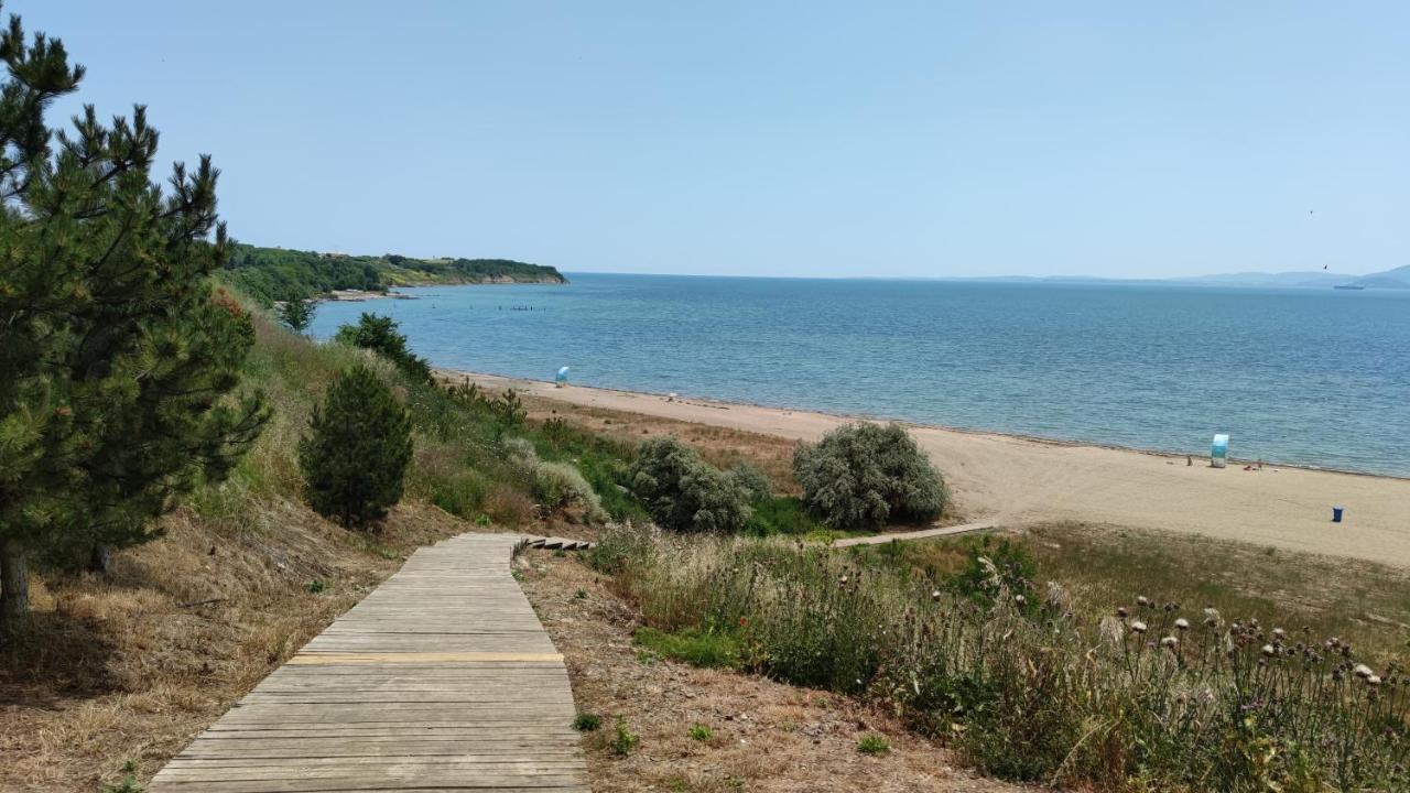 Day Dream Apartment Burgas Bagian luar foto