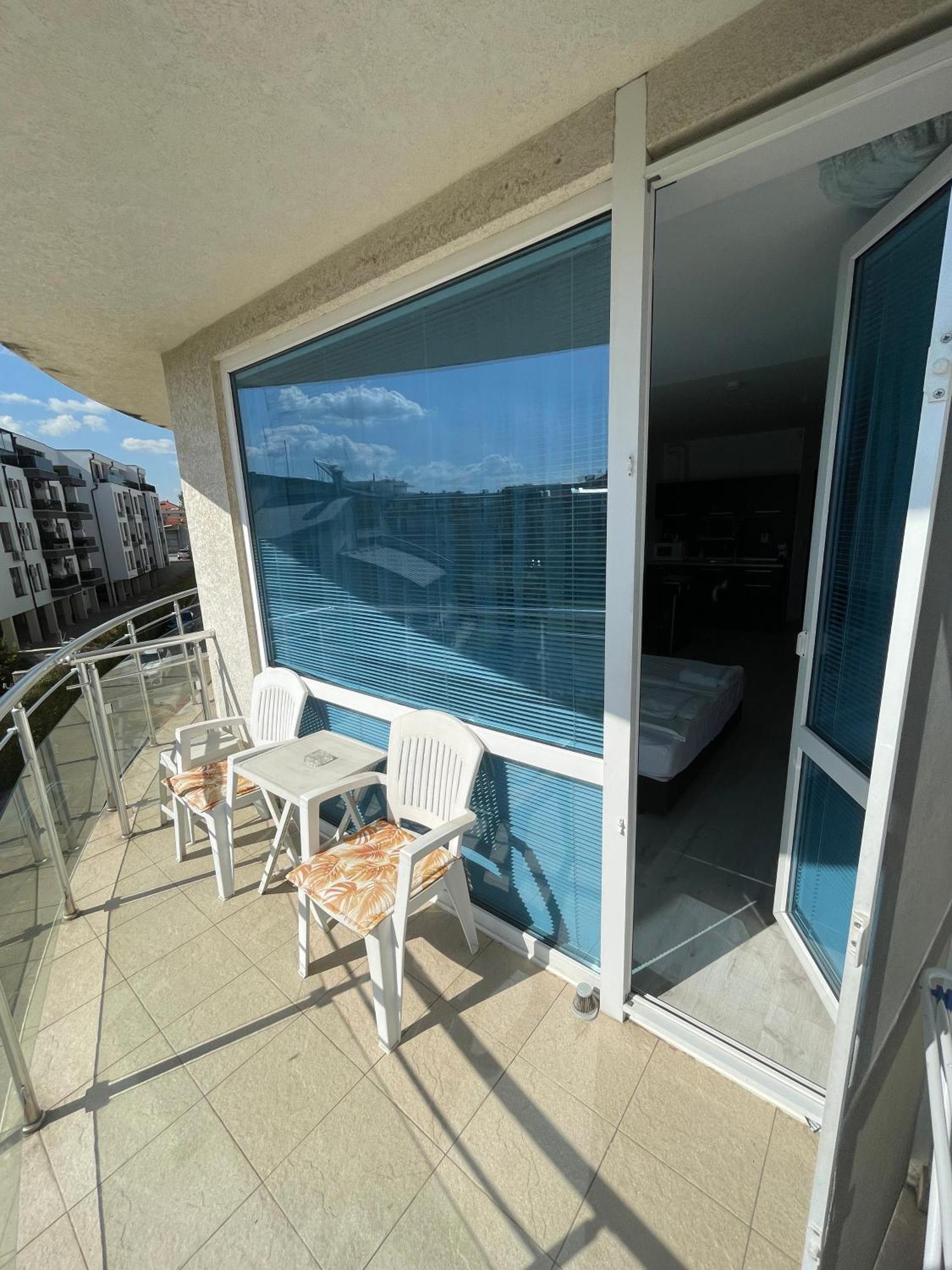 Day Dream Apartment Burgas Bagian luar foto