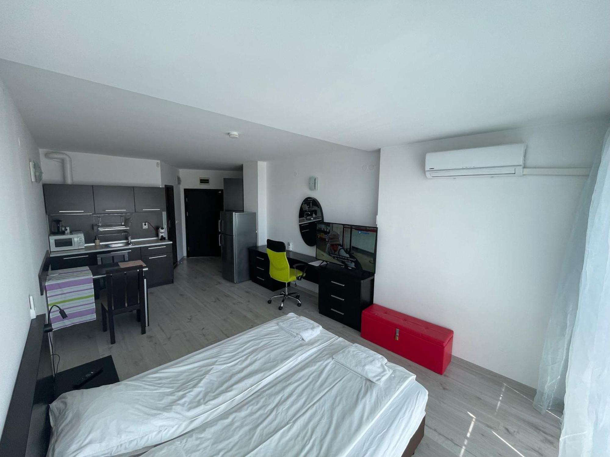 Day Dream Apartment Burgas Bagian luar foto
